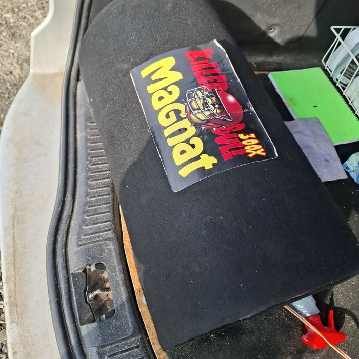 Vând subwoofer auto