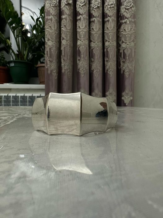 Өте сәнді браслет сатылады. Продам браслет.