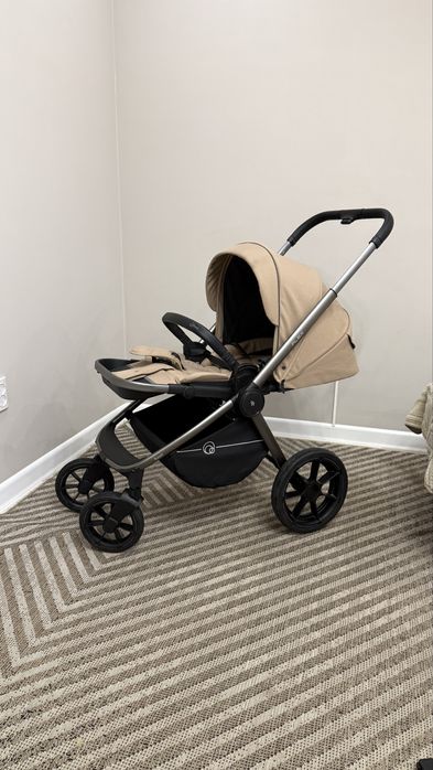 Коляска детская 2 в 1  ( зима + лето )