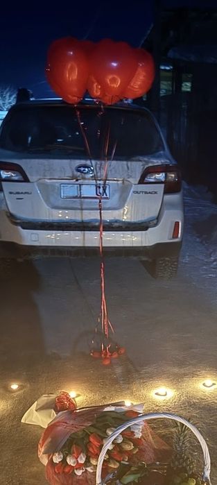 шикарные тюльпаны, шарик в подарок