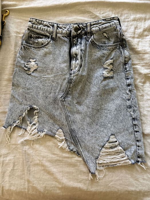 Асиметрична пола размер 36 Bershka