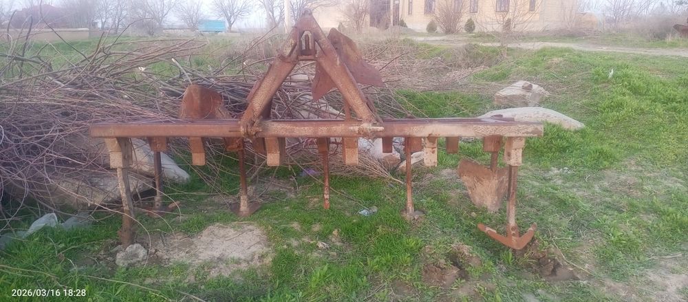 Трактор сотилади