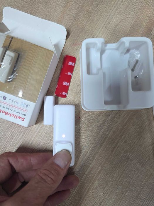Senzor de contact SwitchBot - Contact inteligent pentru uși și ferestre