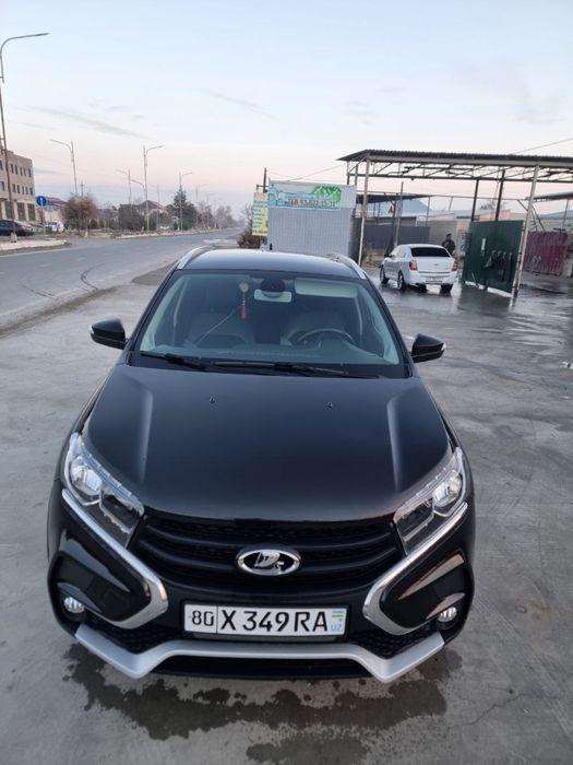 Lada x ray cross tez  va arzon sotiladi