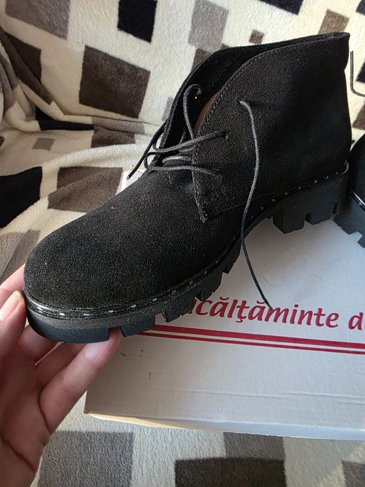 Ghete piele intoarsă mărimea 39