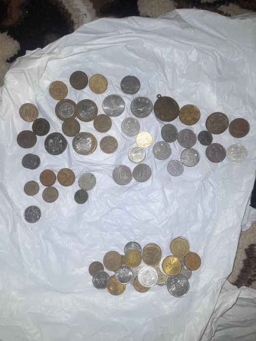 Монета разные.Хар хил тангалар.