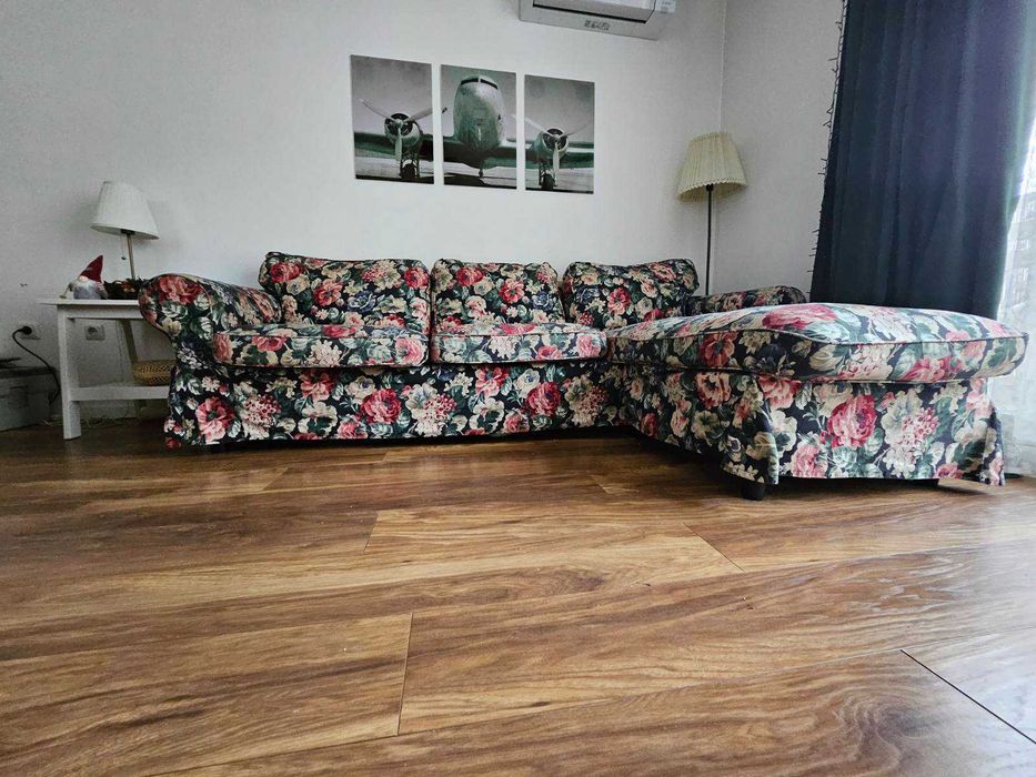 Триместен ъглов диван и кресло / фотьойл от серия EKTORP на ИКЕА