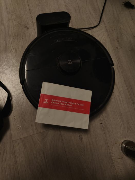 Продаётся  робот пылесос   Xiaomii  Roborok S6 Maks V