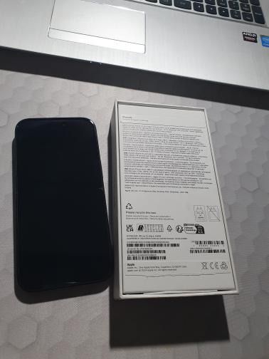 iPhone 15 256GB Negru – Baterie 100% – Cutie – Stare Excelentă