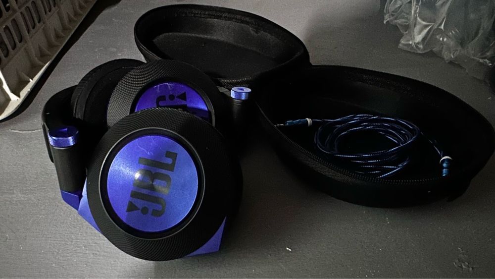 Продам наушники hoco, jbl