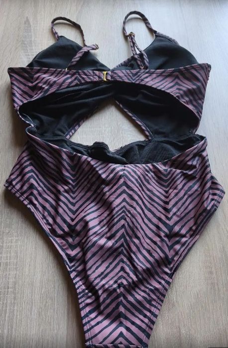 Цял бански с подплънки