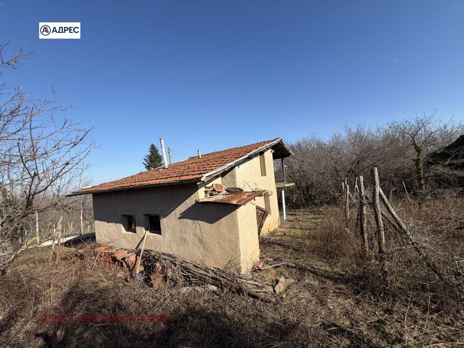 Къща в Плевен-м-т Плочата площ 47 цена 28000