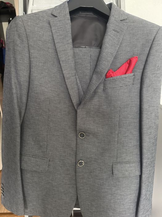 Продам мужской костюм