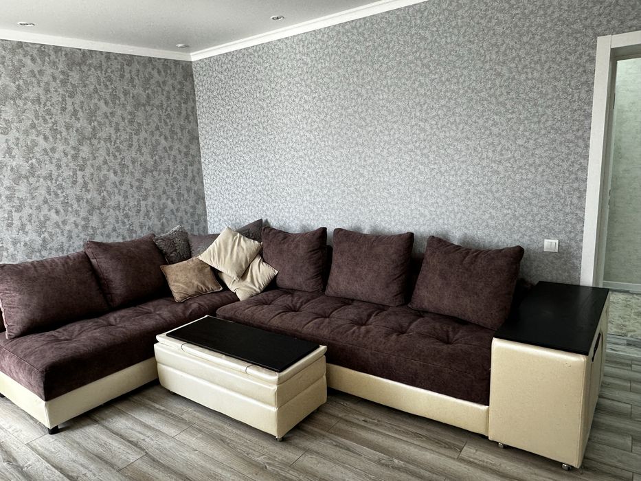 Продам диван угловой