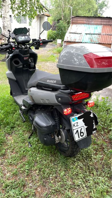 Продам скутер RABER LM49CC