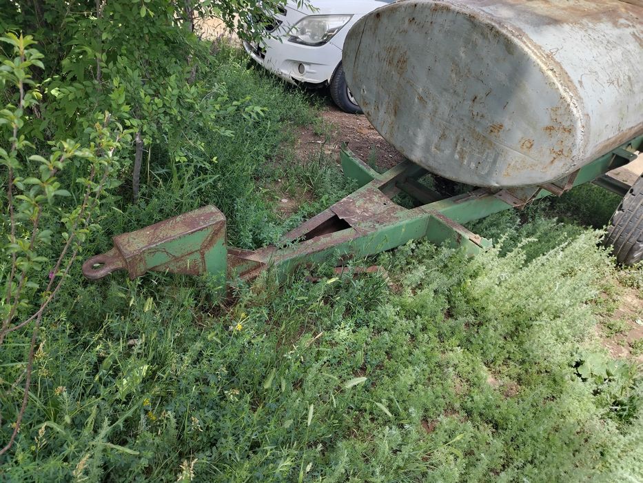 Прицеп цистерна, бочка, ёмкасть