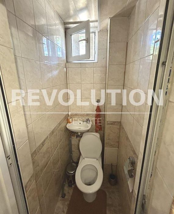 Дава се под наем Четиристаен апартамент в Варна, Лятно кино Тракия - 105 кв.м за 548.25 € - Снимка #7