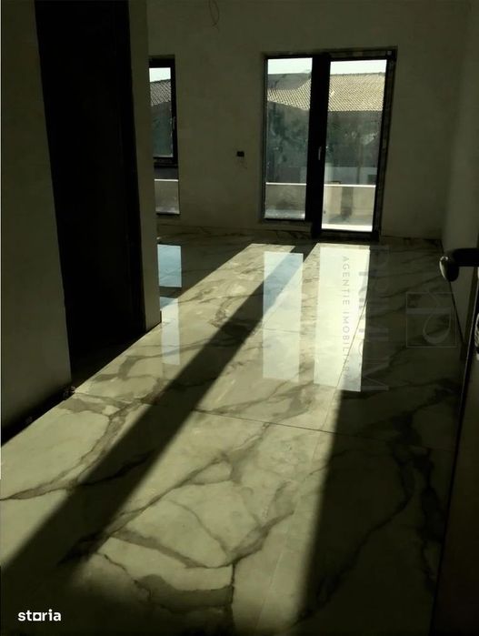 Giroc - 3 Cam - Decomandat - 2 Bai - Terasa 30Mp - Loc Parcare - Bloc