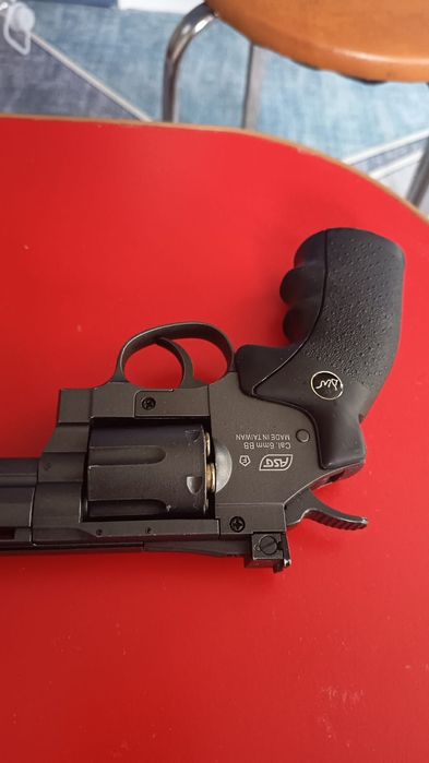 Dan Wesson 8 Airsoft Revolver