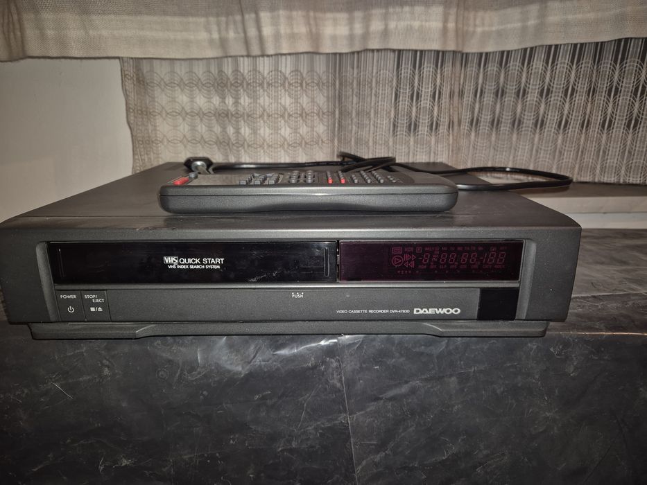 Видеокасетофон DAEWOO
