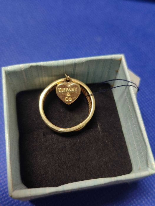 Златен пръстен с висулка 14к
3.18гр 
62р-р