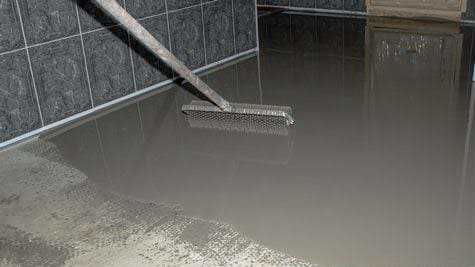 Саморазливна замазка