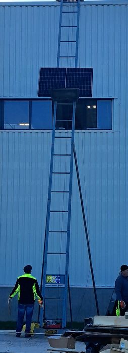 Elevator materiale constructii, panouri fotovoltaice  complet echipat, H= 12 m