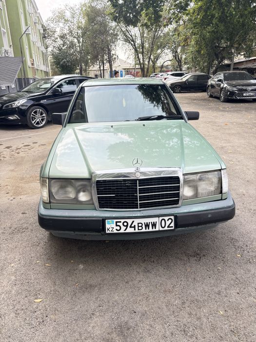 Mercedes-Benz W124