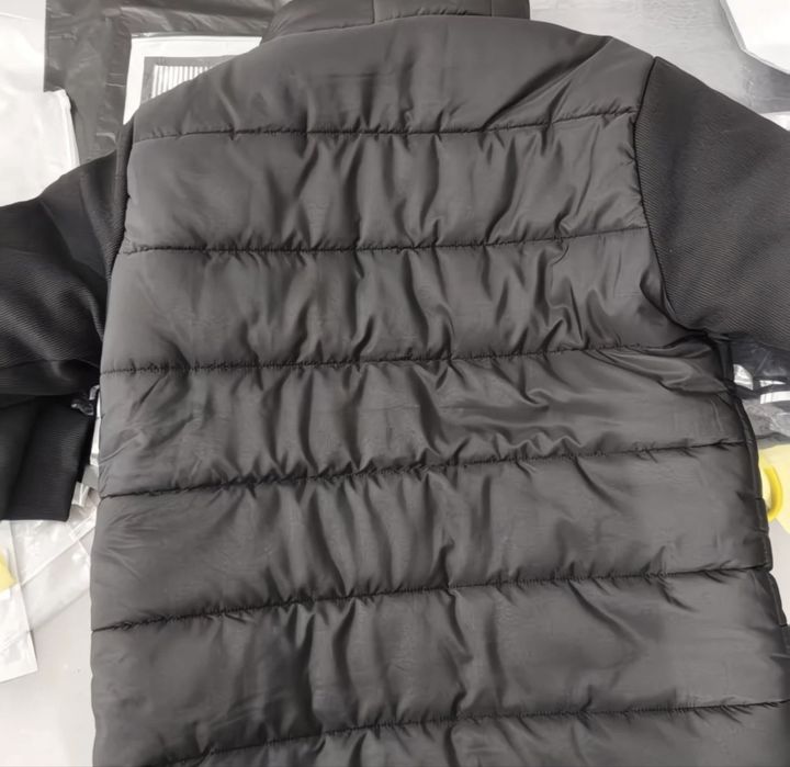 Кофта Prada       .