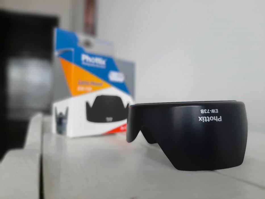 Сенник за обектив Phottix Canon EW-73B