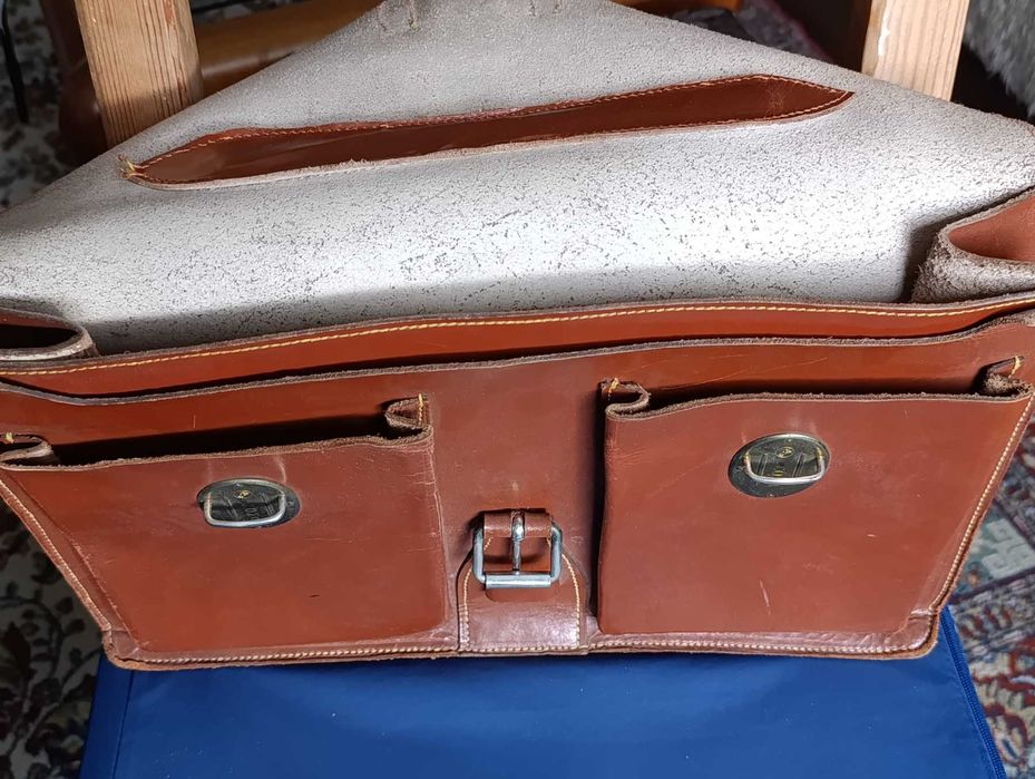 Чанта от висококачествена естествена кожа.