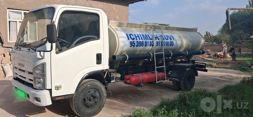 Vodavoz isuzu avtobusdan