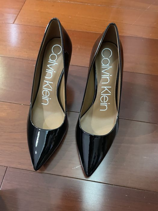 Дамски обувки на ток Calvin Klein нови