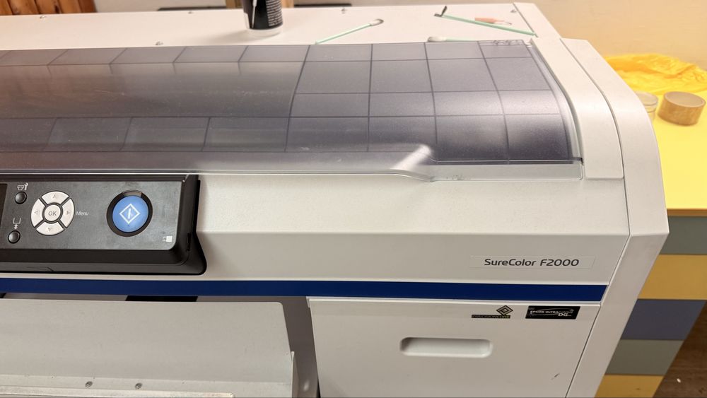 Принтер за директен печат върху текстил EPSON F2000 DTG printer