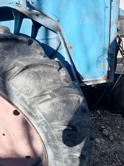 Traktr sotiladi ttz 28 holati yaxshi