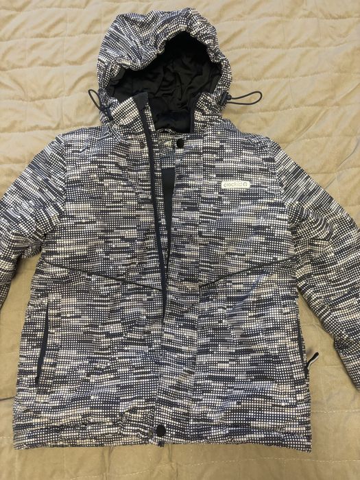 Продам куртку зимнюю на мальчика