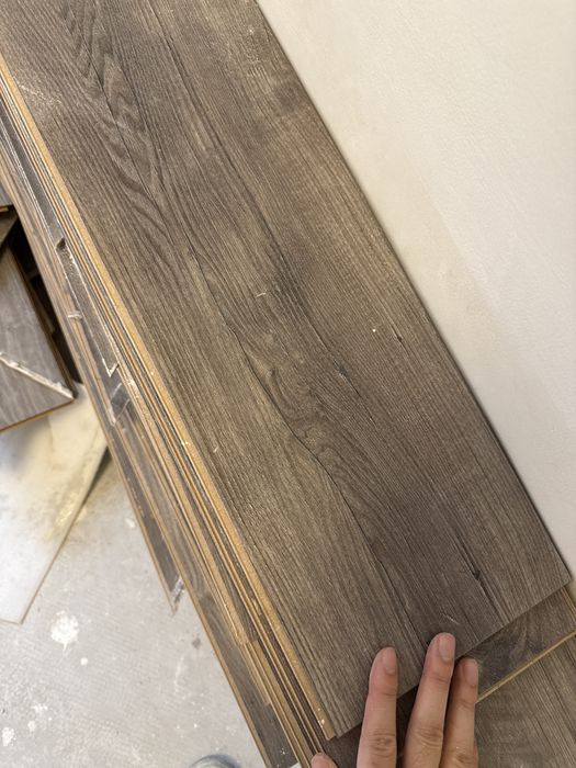 Ламинат на 50кв отдам даром