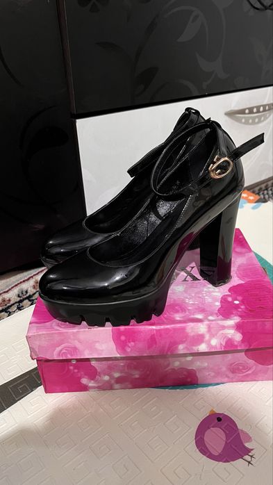 Туфли и босоножки