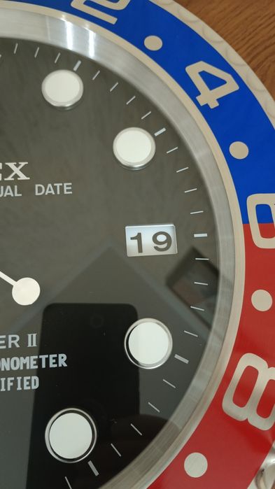 Продам настенные часы Ролекс