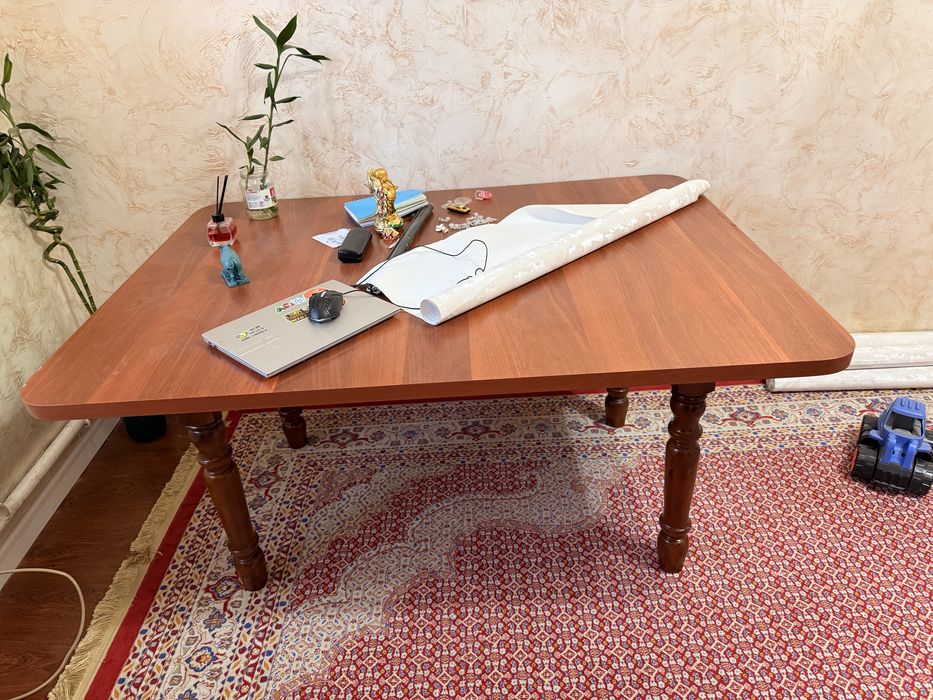 Гостевой стол для зала