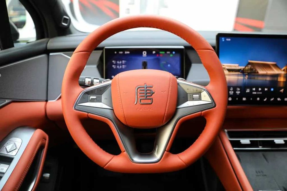 BYD Tang L EV  30% boshlangic tulov bn 1yildan 3yilgacha foizsz