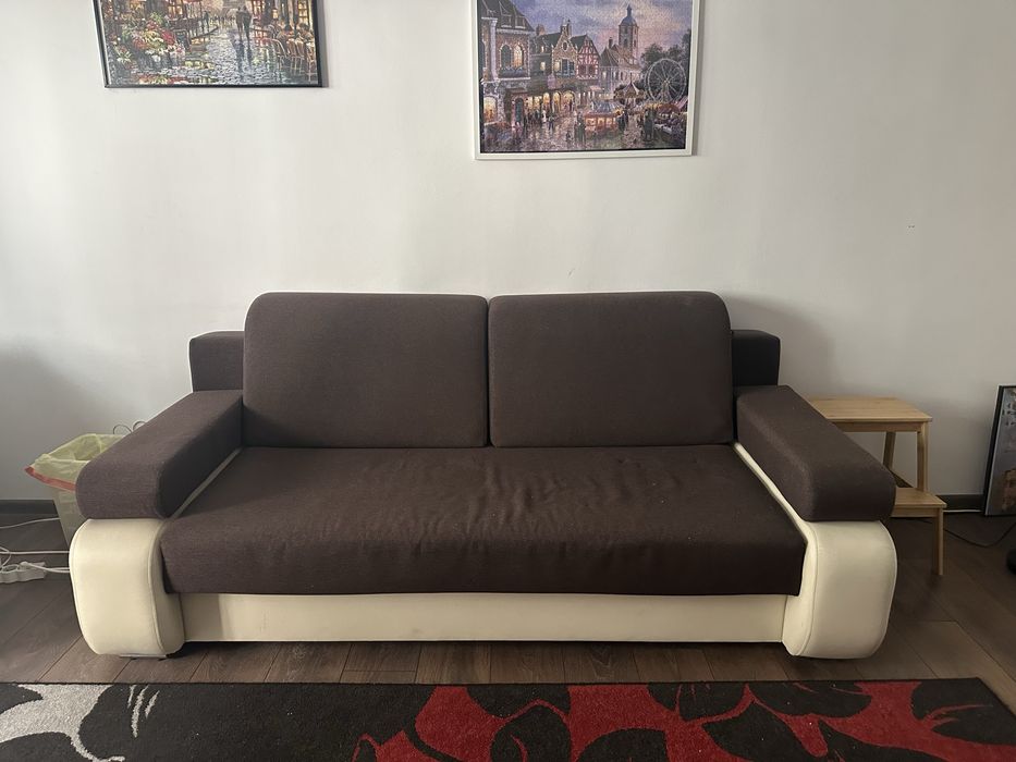 Vand canapea extensibila in stare foarte buna ! Huse detasabile !