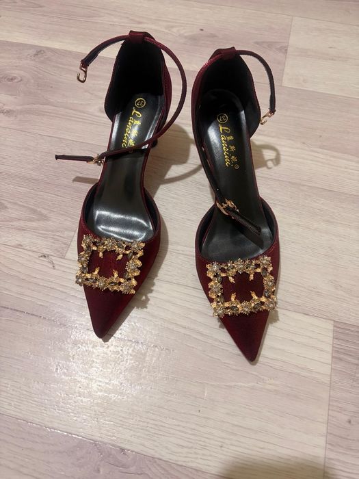 Продается Красовки лофер туфли и басаножки