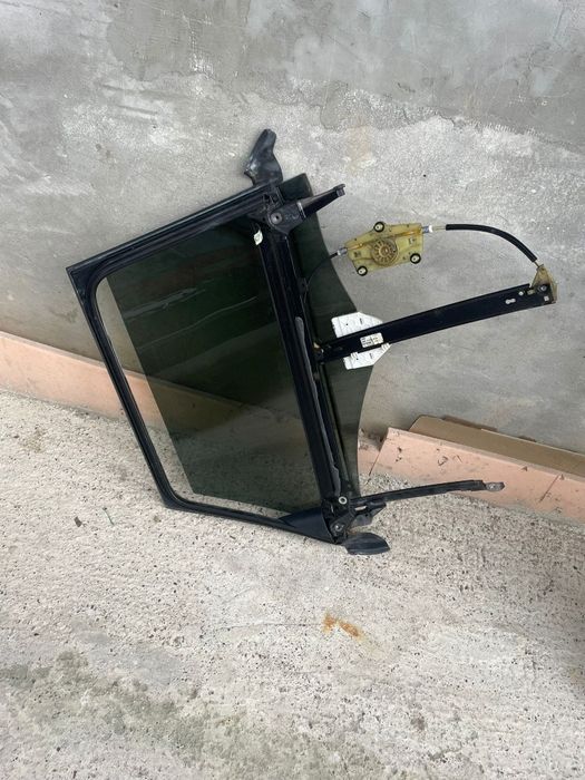 Ansamblu macara,geam si rama stanga spate Audi A6 C6 2009
