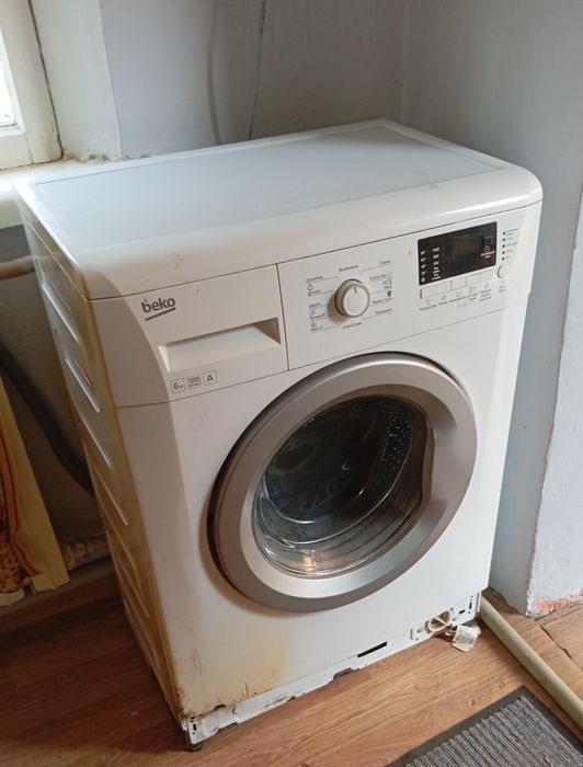 Стиральная машина и холодильник