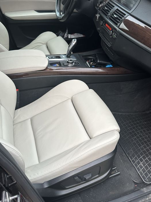 Vind bmw  x5 in stare  buna de functionare