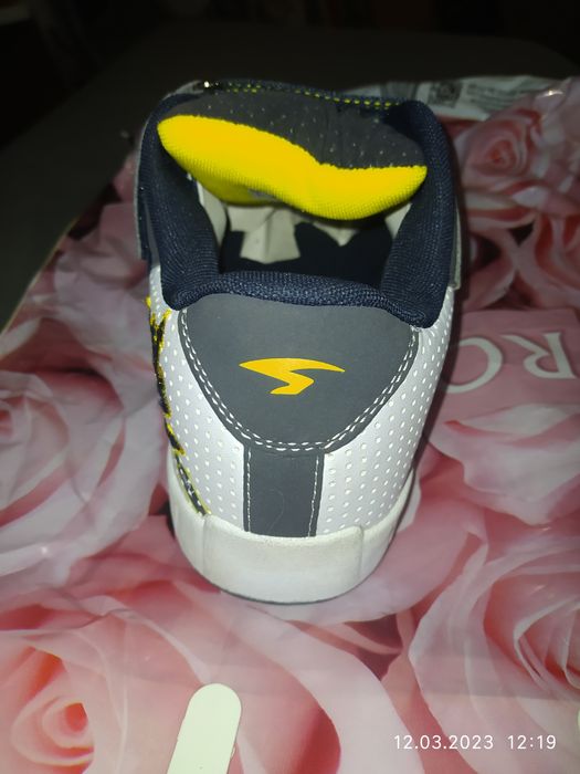 Продаю новые кроссовки