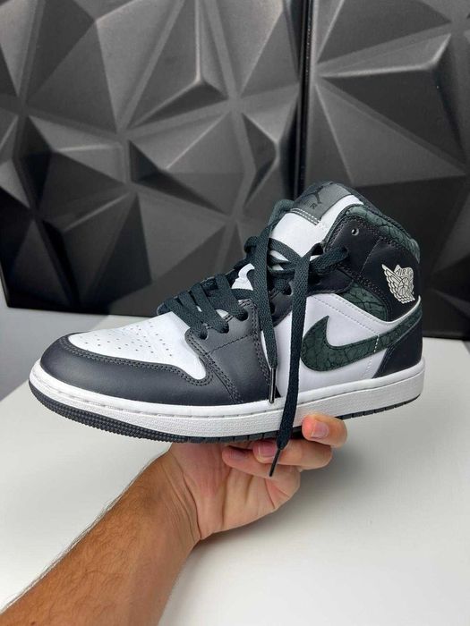 Jordan 1 Mid Panda Elephant Bucuresti Sectorul 2 • OLX.ro