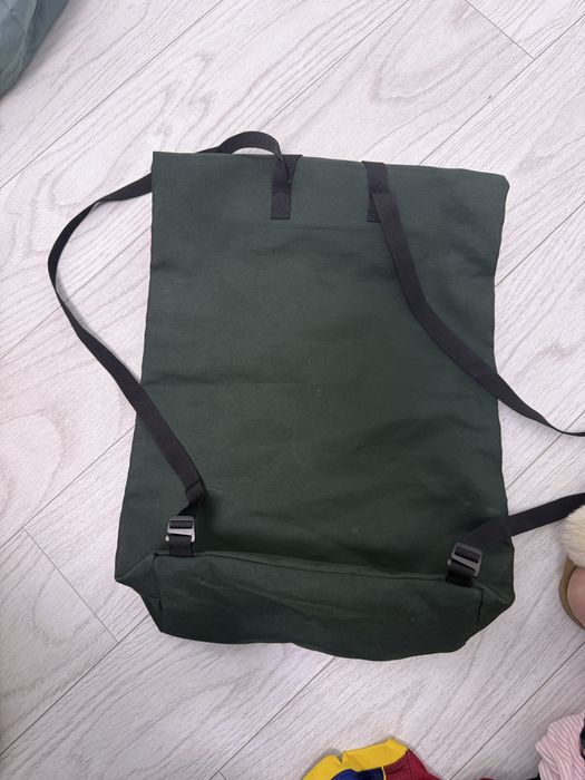 Se vand ghiozdane on claud si fjallraven