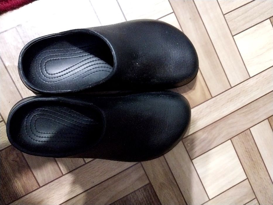 Срочно продам  шлепки